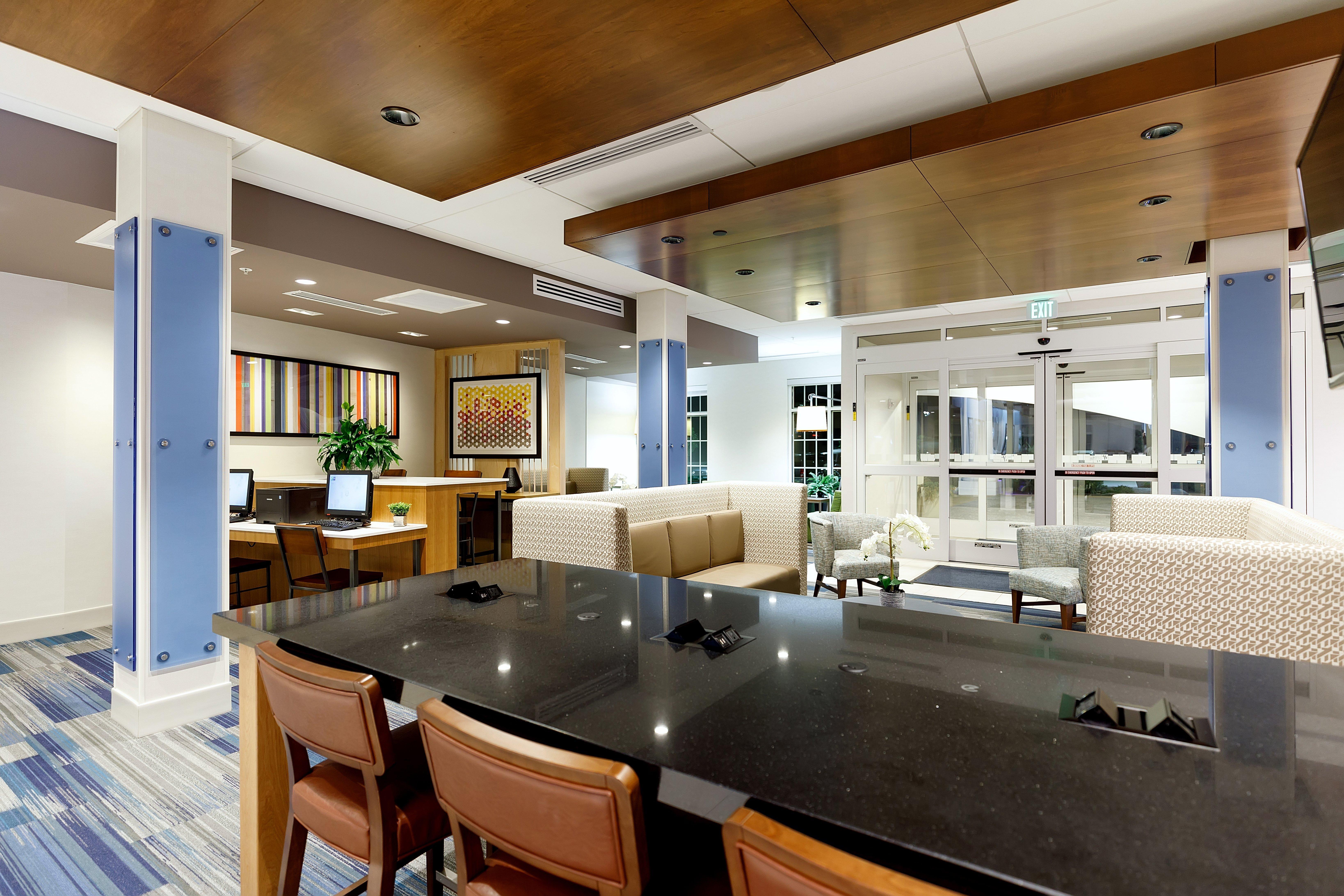 Holiday Inn Express & Suites - Sturbridge By Ihg Zewnętrze zdjęcie
