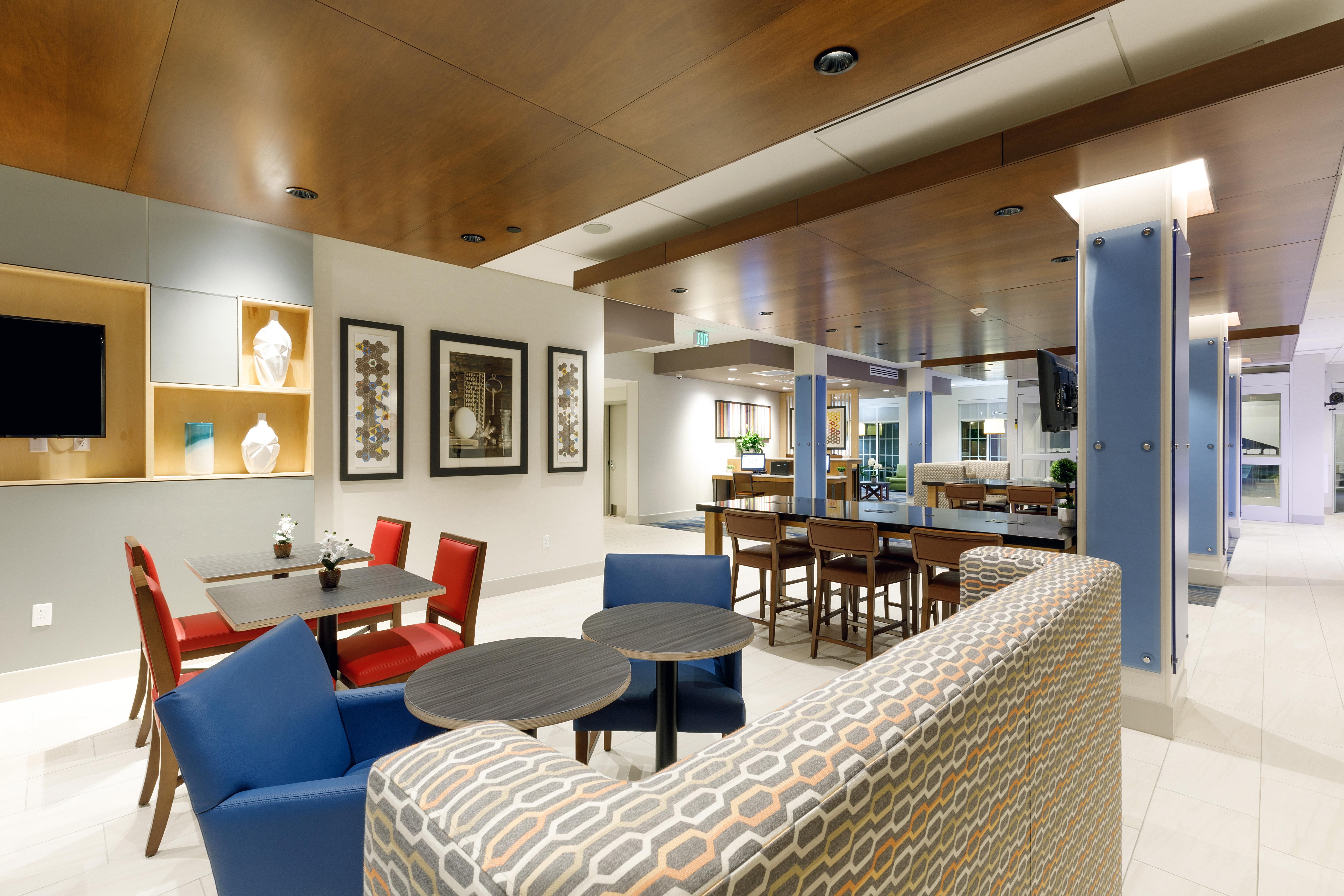 Holiday Inn Express & Suites - Sturbridge By Ihg Zewnętrze zdjęcie