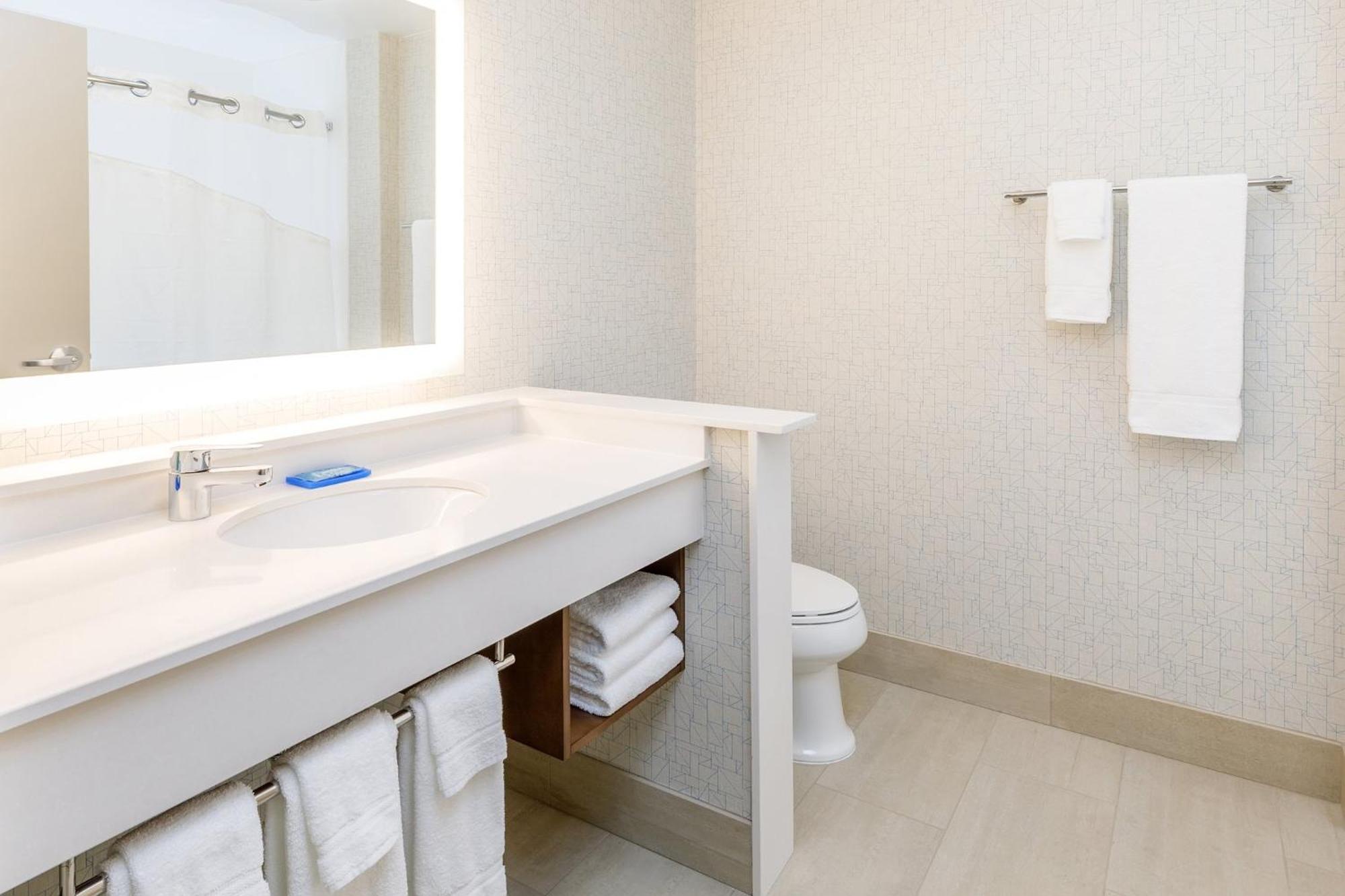 Holiday Inn Express & Suites - Sturbridge By Ihg Zewnętrze zdjęcie