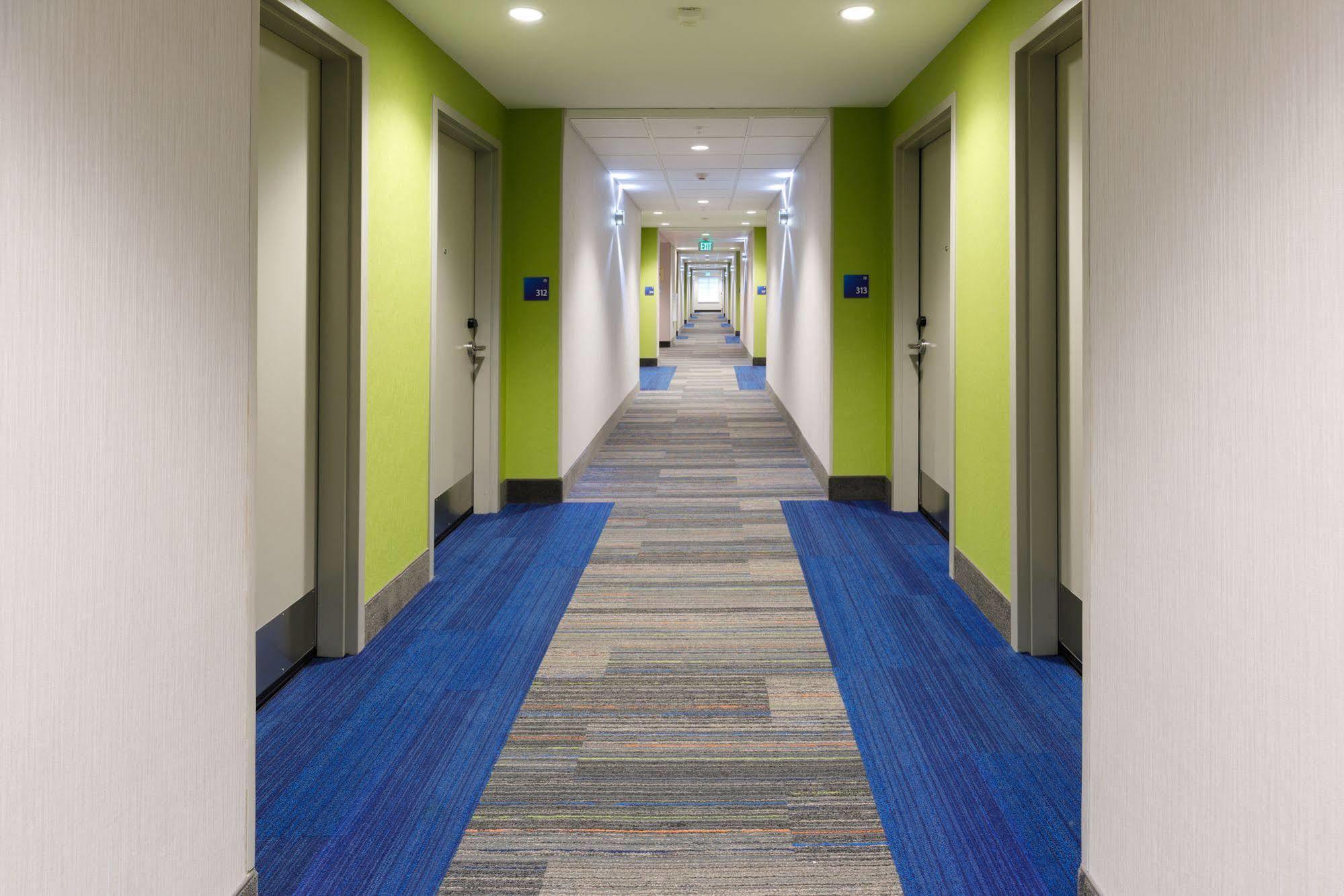 Holiday Inn Express & Suites - Sturbridge By Ihg Zewnętrze zdjęcie