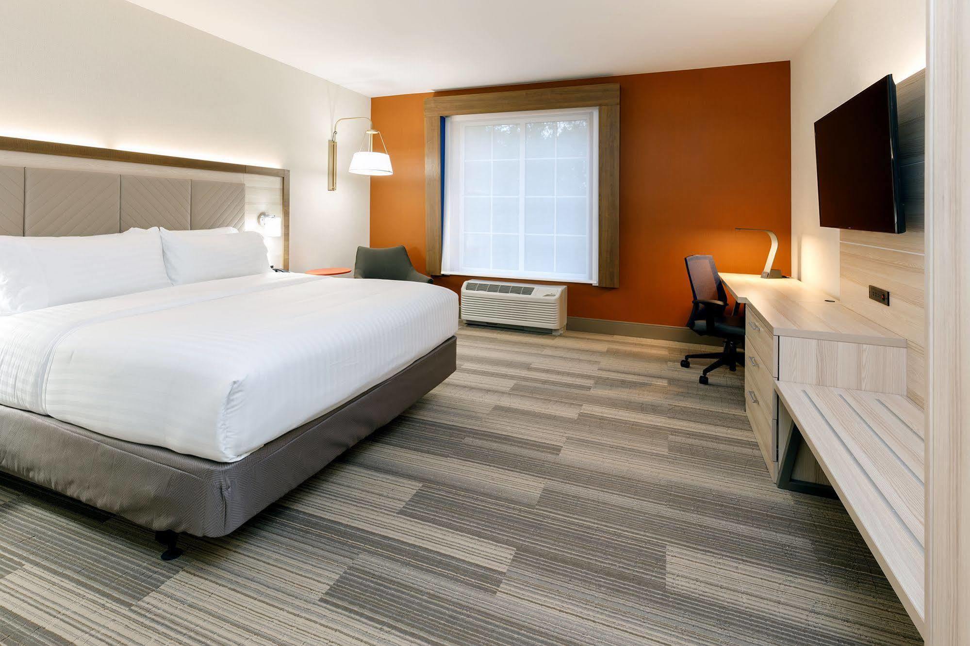 Holiday Inn Express & Suites - Sturbridge By Ihg Zewnętrze zdjęcie