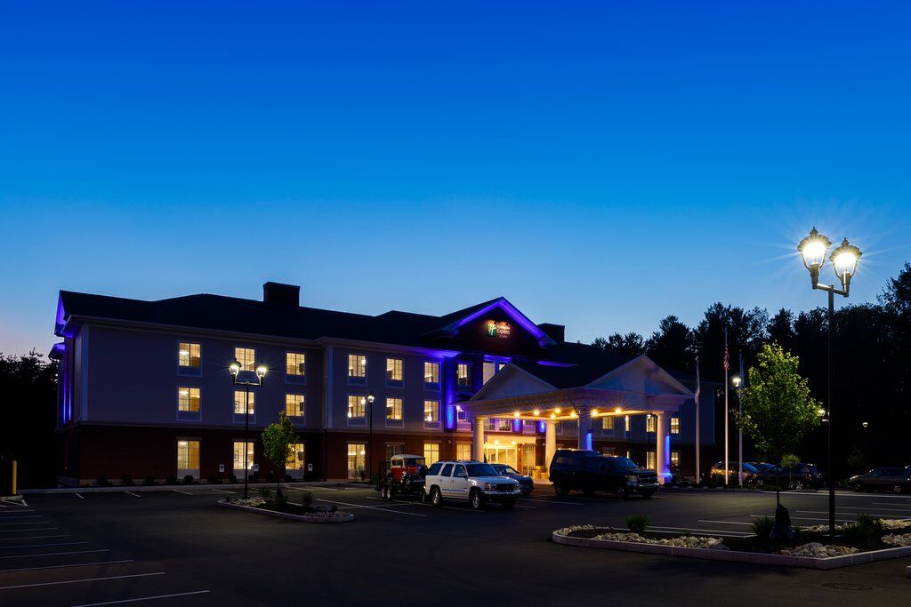 Holiday Inn Express & Suites - Sturbridge By Ihg Zewnętrze zdjęcie